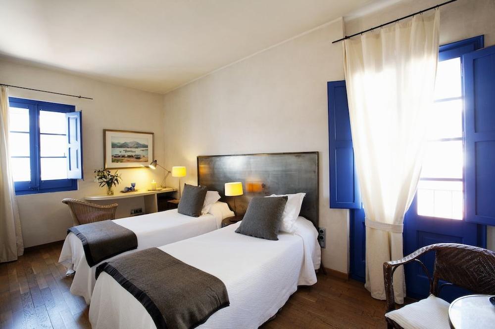 โอสตัล เด ลา พลาซา Hotel กาบริลส์ ภายนอก รูปภาพ